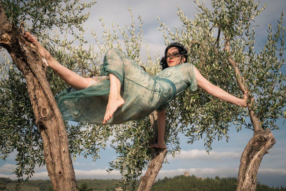 sara paone alto-mezzosoprano chant lyrique artiste aérienne trapèze la mécanique de circé